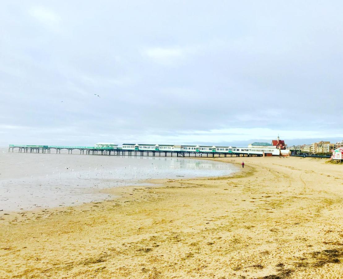 Beach Shore - Sea Views Lytham St Annes Exterior photo
